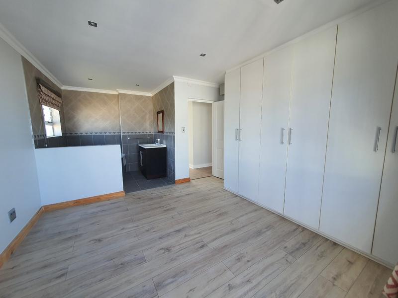 3 Bedroom Property for Sale in Dana Bay Western Cape